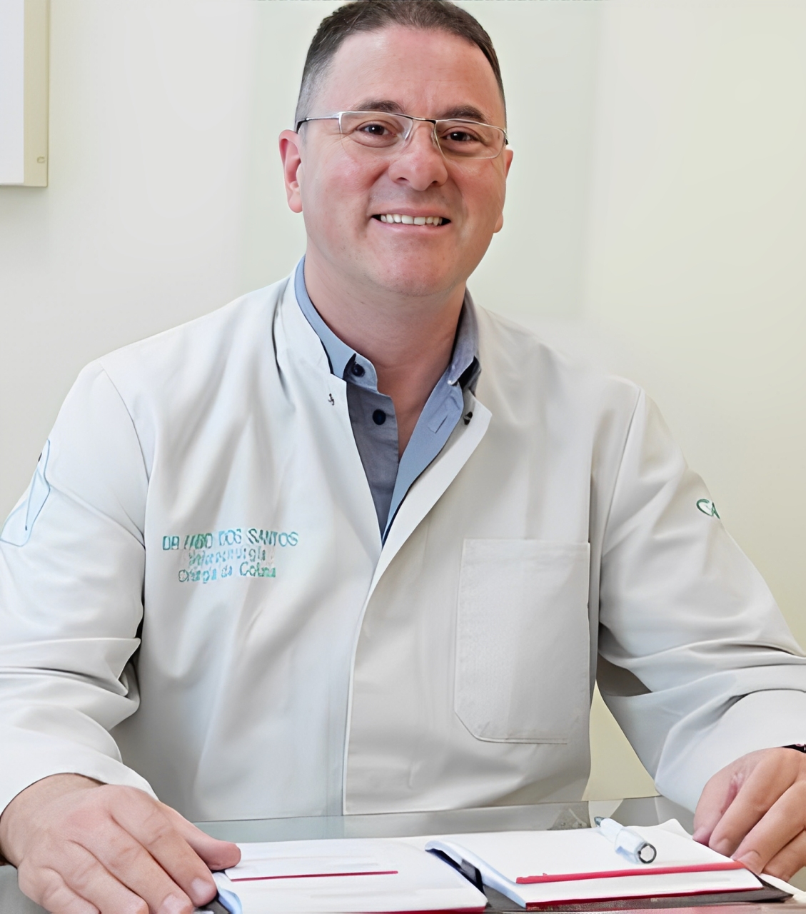 Dr. Fabio dos Santos - Especialista em coluna Vertebral